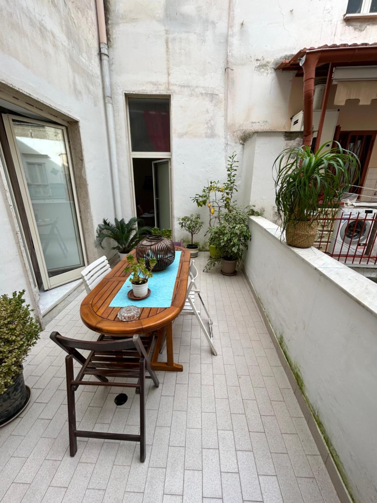 Makefemmina Hotel Naples Exterior photo